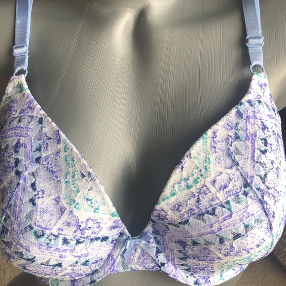 VICTORIA’S SECRET LINED PERFECT COVERAGE BRA - Picture 2 of 3